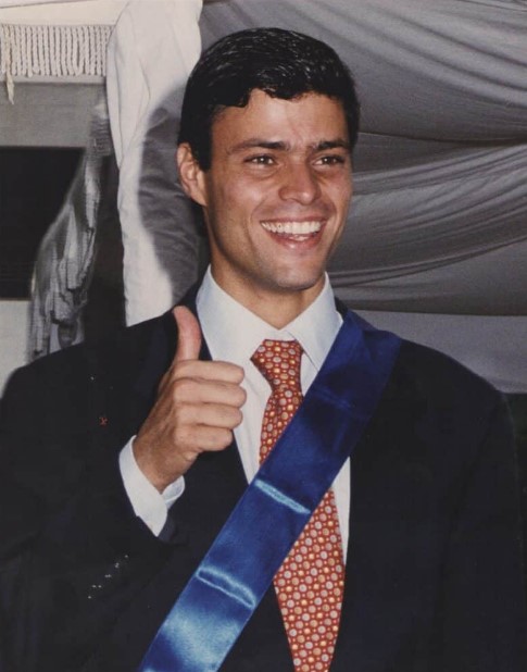 Leopoldo López, de la cárcel al "exilio"
