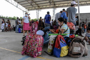 Más de 3.000 venezolanos desplazados por enfrentamientos Ejército - FARC
