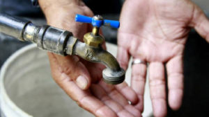 77% de los venezolanos no cuentan con suministro de agua, según encuesta