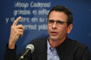 Henrique Capriles hizo un llamado a los grupos opositores de su país para ir unidos a las elecciones de diciembre. Foto: Federico Parra/AFP