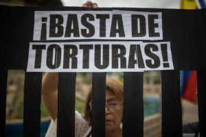 Protesta en Caracas el pasado 19 de septiembre de 2023 en contra de los presuntos "centros de tortura" que se mantienen abiertos en Venezuela. Foto: EFE.