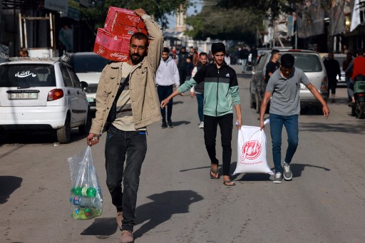 Cada vez más palestinos salen de Gaza o se ubican en regiones lejanas a la guerra. Foto: AFP.