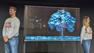 Así es el revolucionario televisor OLED transparente que presentó LG en Las Vegas. Foto: EFE.