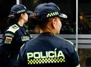 Integrantes de la Policía de Bogotá. Foto: EFE / Carlos Ortega.